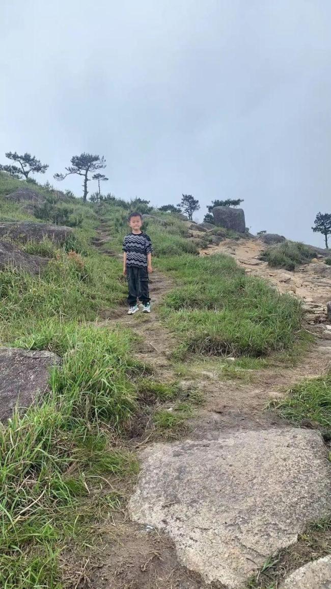 福建男童山顶失踪超40小时 多方持续搜救