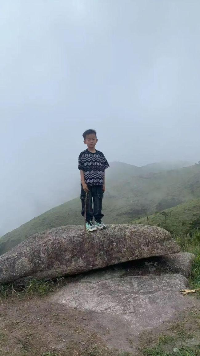 福建男童山顶失踪超40小时